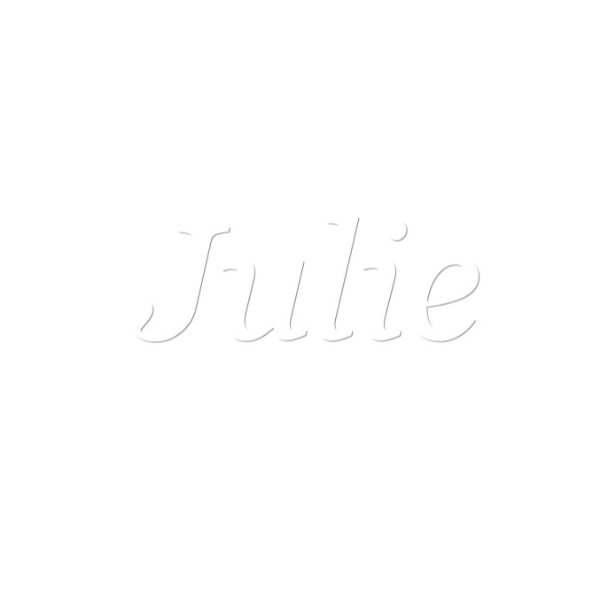 Geboortekaartje Julie met naam in reliëf