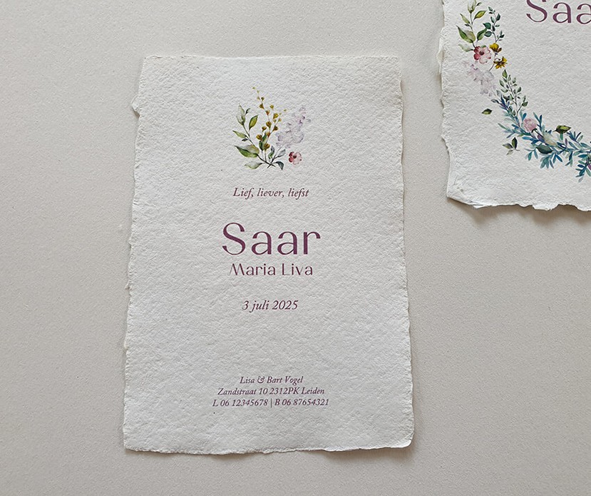 Geboortekaartje Saar met bloemenkrans