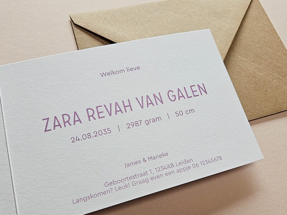 Geboortekaartje Zara minimalistisch en persoonlijk met foliedruk