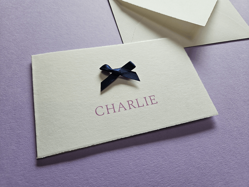 Klassiek geboortekaartje Charlie met strikje